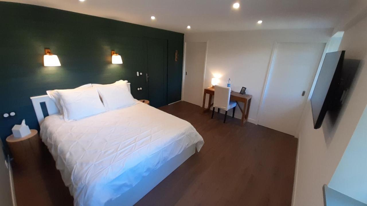 Petit Manoir Proche Dinan - Chambre D'Hotes Lanvallay Exterior photo