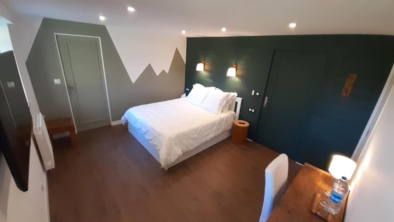 Petit Manoir Proche Dinan - Chambre D'Hotes Lanvallay Exterior photo